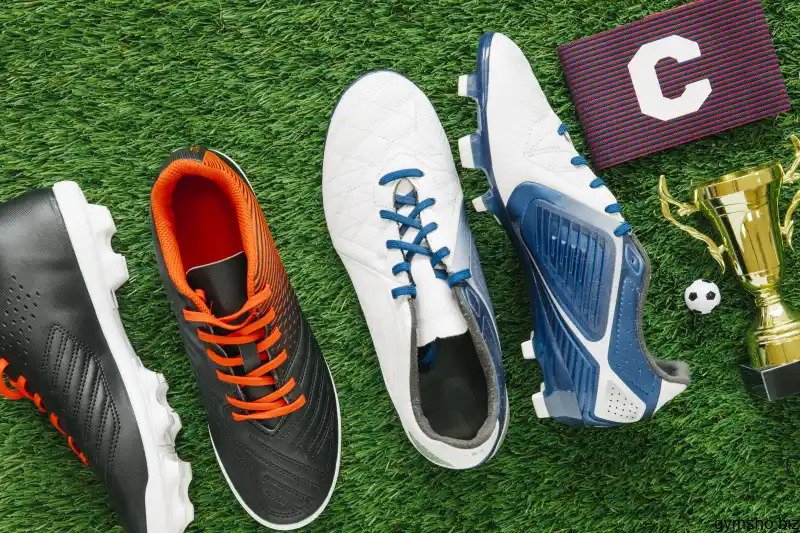 کفش فوتبال
مشاهده و خرید انواع لوازم ورزشی مردانه