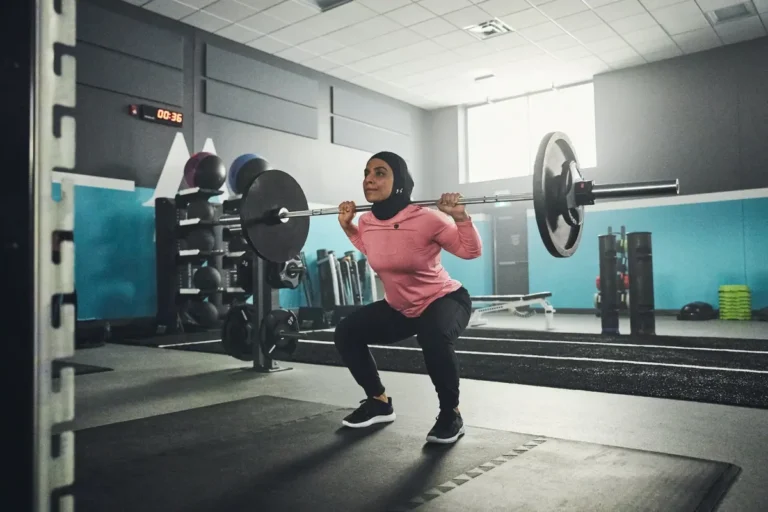 کراس فیت بانوان | 9 حرکت اصلی + مزایا و معایب این ورزش