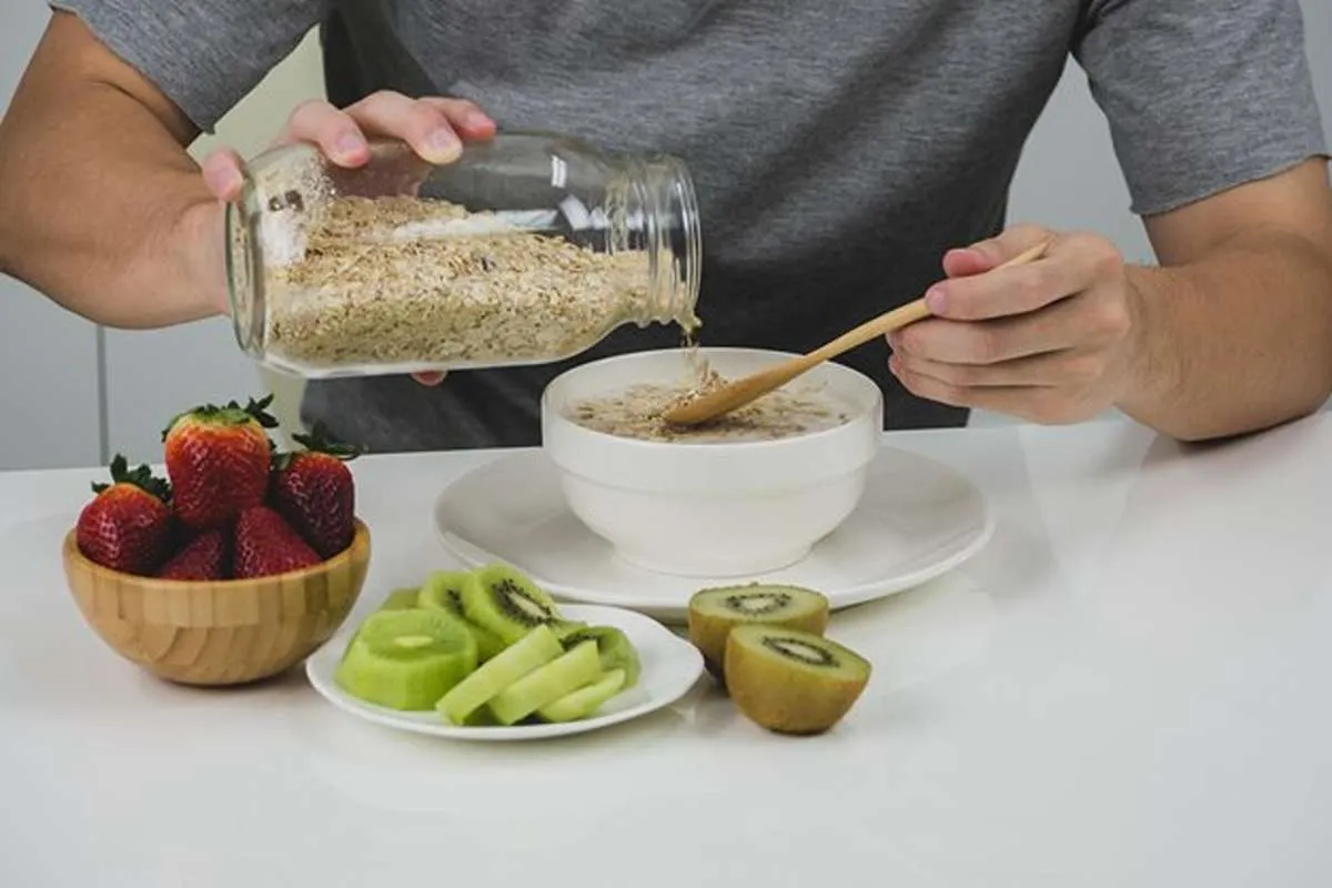 طرز تهیه اوتمیل رژیمی با موز-جیم شاپ